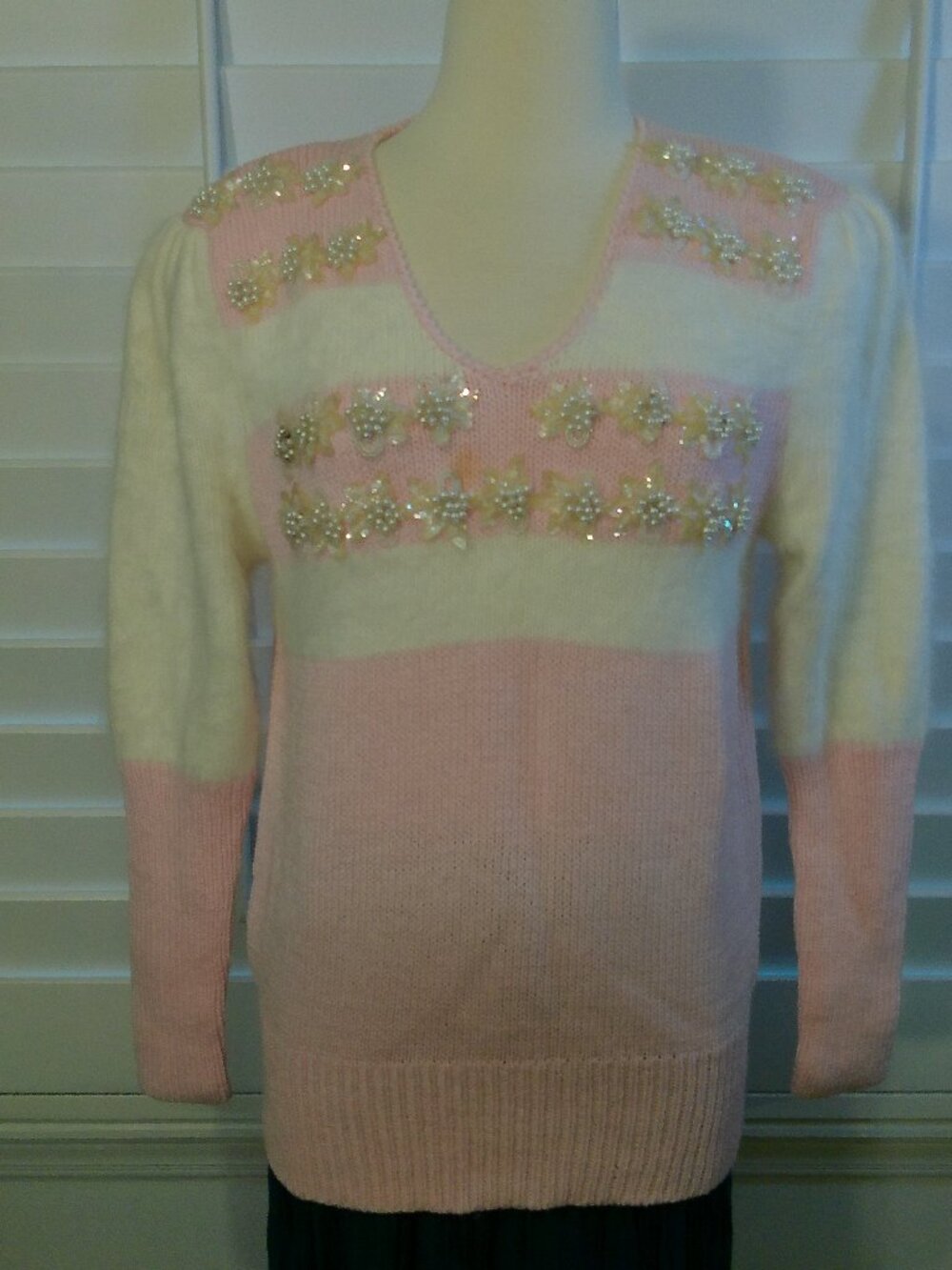 Sweater Pink Pearls Beaded Sequins Sweater Eugenia Size Medium